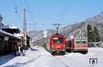Im Bahnhof Reutte in Tirol begegnen sich ÖBB 1116.103 und 1016.032 vor einem Güterzug nach Innsbruck und 628 102 nach Kempten (Allgäu). (30.12.2005) <i>Foto: Stefan von Lossow</i>