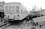 Vorstellungsfahrt des neuen Triebwagen Nr. 37 (Westwaggon/SSW) in Stahlleichtbauweise (späterer ET 41b) der Köln-Bonner Eisenbahnen (KBE) im Bahnhof Wesseling. (05.1940) <i>Foto: Theo Felten</i>