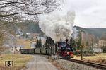 99 1590 mit Zug 23 nach Jöhstadt unmittelbar hinter Schmalzgrube. (26.03.2016) <i>Foto: Stefan Jurasovits   </i>