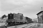 WLE VL 0633 (KHD, Baujahr 1957) erreicht mit einem Kalksteinzug den Bahnhof Belecke. (22.08.1963) <i>Foto: Kurt Eckert</i>