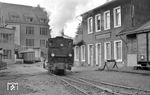 Lok 22 (Jung, Baujahr 1930) rangiert im Bahnhof Augustenthal. Sie Lok wurde 1962 an das Heimatmuseum Lüdenscheid verkauft. (29.12.1958) <i>Foto: Gerd Wolff</i>