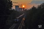 Sonnenuntergang an der Kokerei Bottrop. Die Anlage wurde am 1. Juni 2011 von der RAG an den Stahlkonzern Arcelor Mittal abgegeben.  (07.10.2013) <i>Foto: Johannes Glöckner</i>
