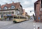 Für die Sonderfahrtsgäste gab es in Heidelberg eine besondere Überraschung. Der in historischer Farbgebung umlackierte OEG-Zug Tw 71 mit Bw 193 und Tw 77 wartete für eine Sonderfahrt, hier aufgenommen in Großsachsen.  (28.10.2017) <i>Foto: Joachim Schmidt</i>