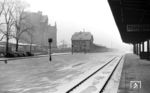 Nach einem extremen Hochwasserstand des Rheins im Januar 1955 froren anschließend sogar die Gleise im Bahnhof Bingen zu und bildeten eine riesige Eisfläche.  (01.1955) <i>Foto: A. Dormann, Slg. W. Löckel</i>