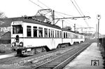 Tw 25/26 mit Tw 51/52 der Oberrheinischen Eisenbahn-Gesellschaft (OEG) nach Mannheim in Heidelberg. (26.10.1957) <i>Foto: Helmut Röth *</i>