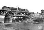 Die Belastungsprobe der verstärkten Wormser Rheinbrücke übernahmen die Mannheimer 43 021 und 43 035 im Frühjahr 1932. (03.1932) <i>Foto: RBD Mainz, Slg. W. Löckel</i>